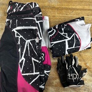 Womens Fox Racing Jersey, pants and gloves
